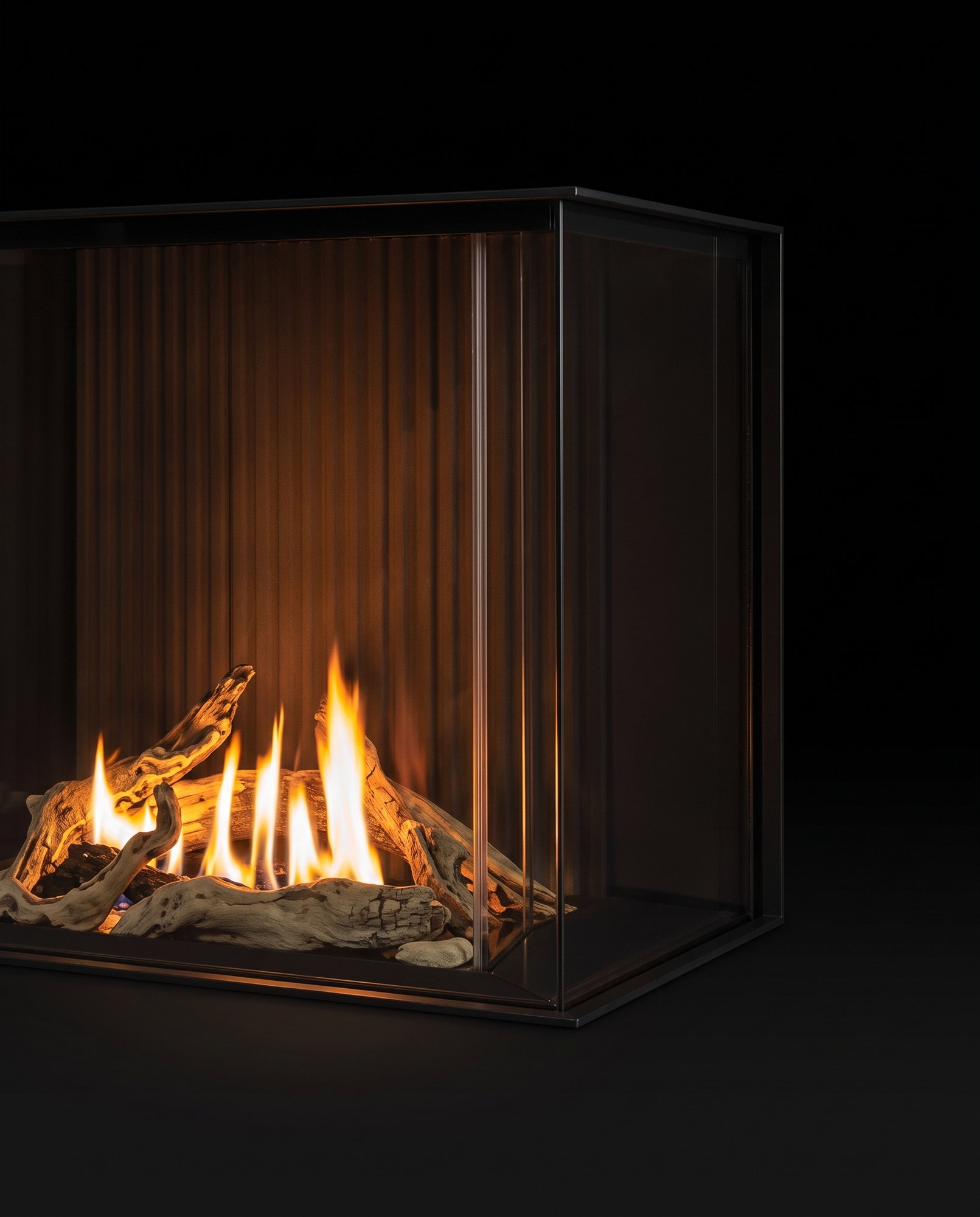 The glass-to-glass corner of the U30 Tall Bay, fire behind both panes