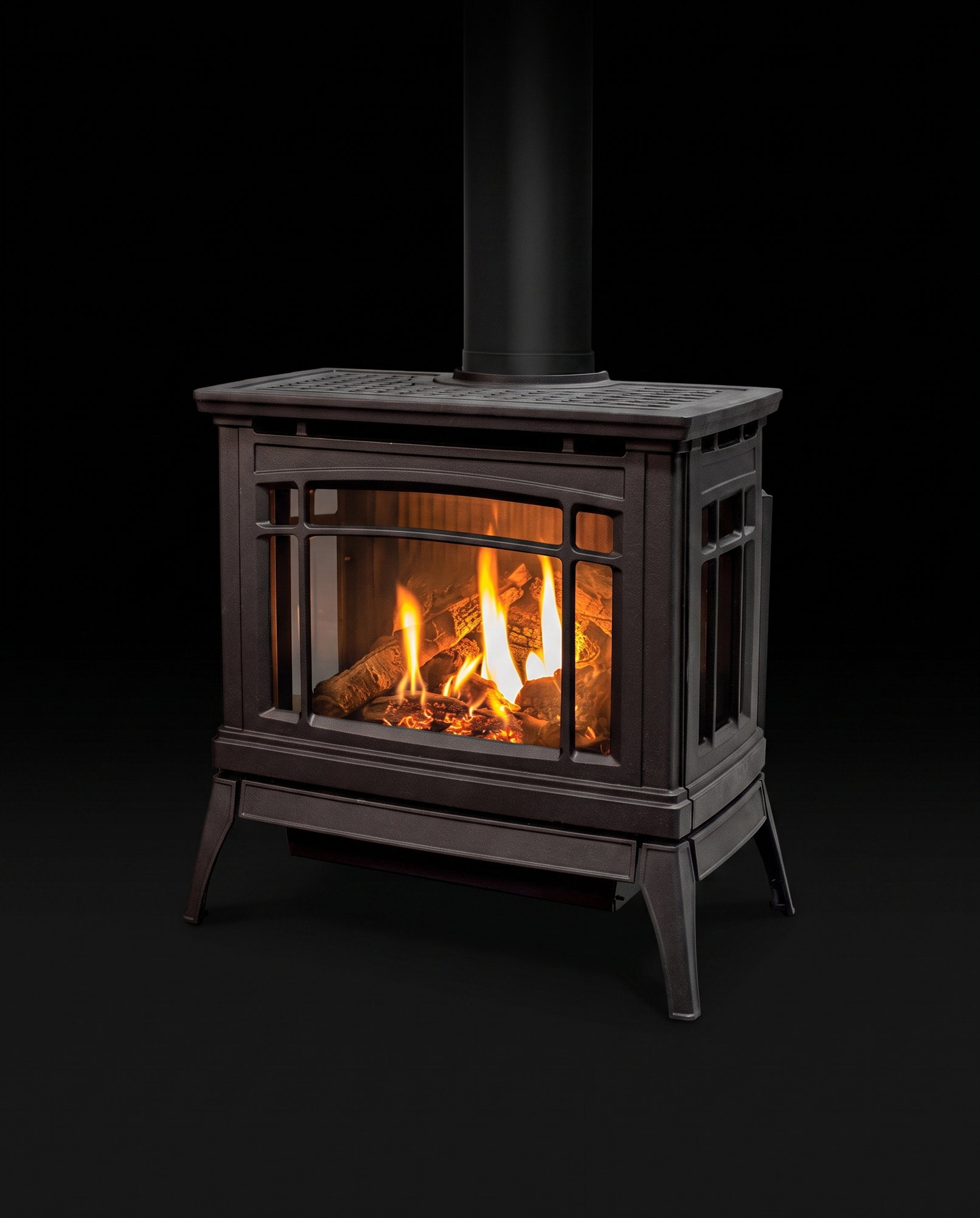 The complete Westley at a gentle angle — ribbed top plate, side lattice, scrolled cast legs