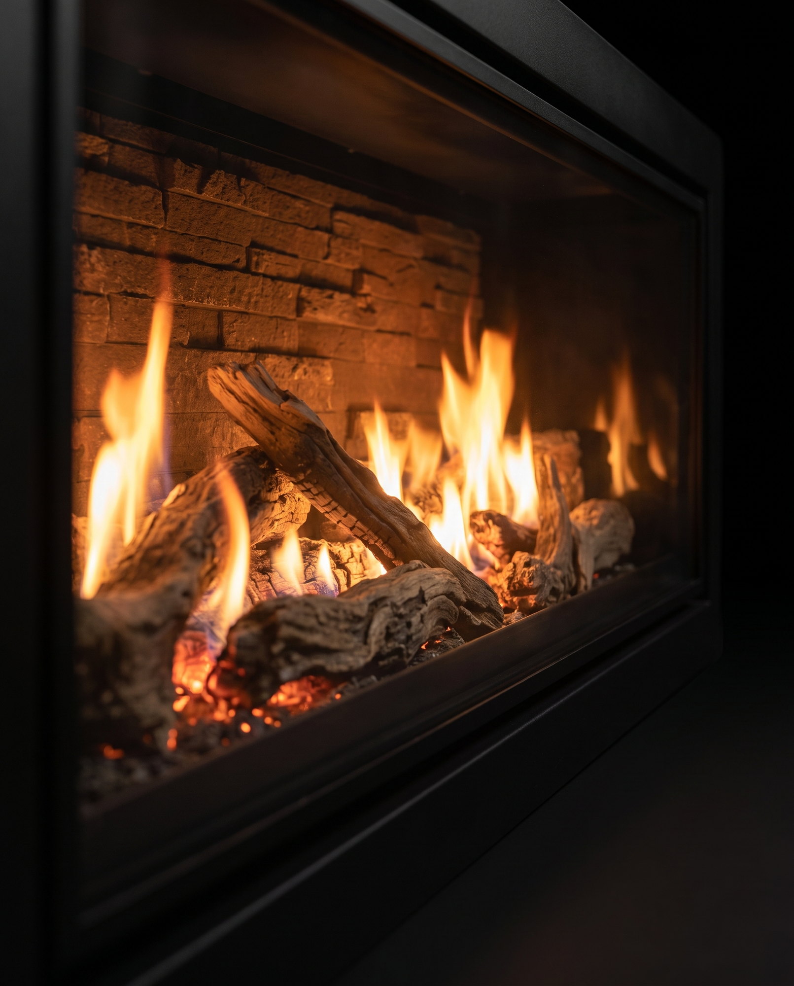 The C44’s ultra high definition driftwood log set up close through the glass