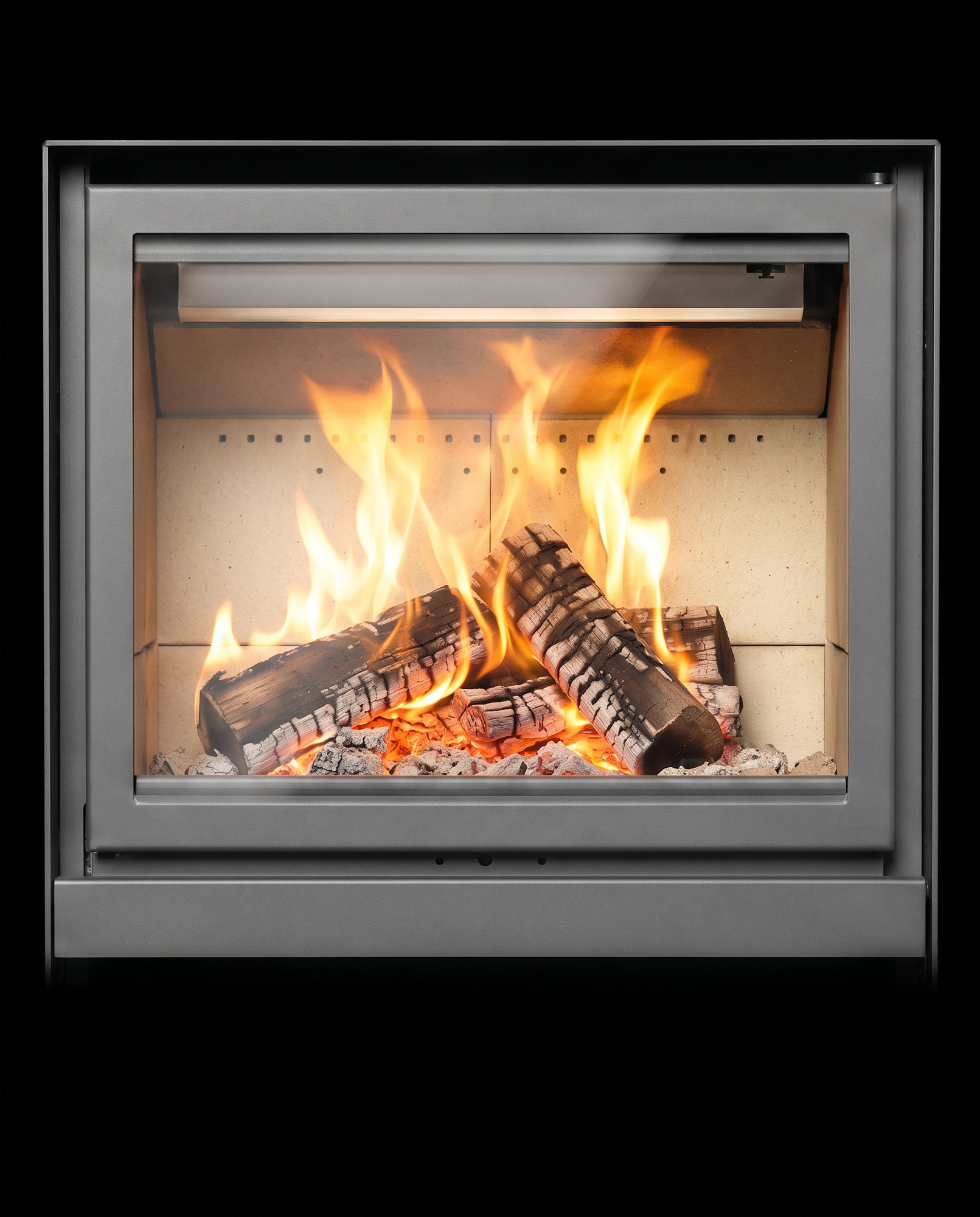 The Stûv 16’s fire window dead-on