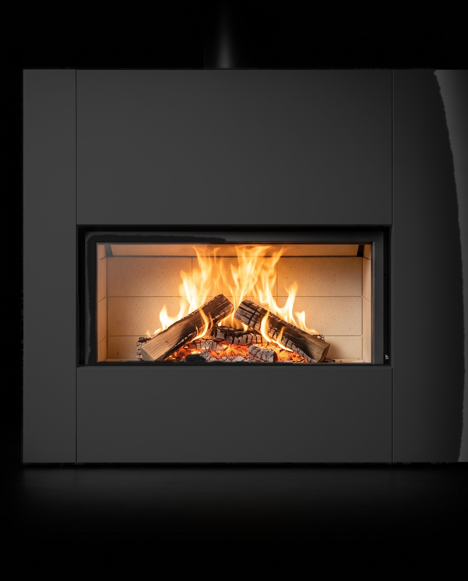 The 21-clad’s wide window in its graphite casing, dead-on