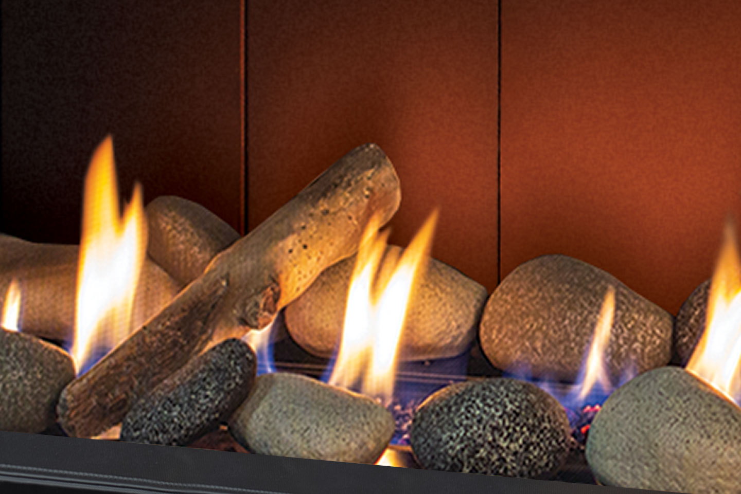 Pebble media under low flame in the Urbana U50 Linear